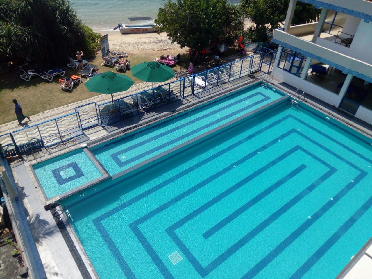 Paradise Beach Resort & Diving School Mirissa Kültér fotó